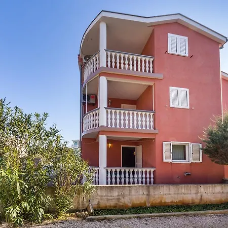 Apartmani Luca Apartment